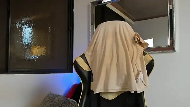 julian wallace online show from March 31, 7:36 pm