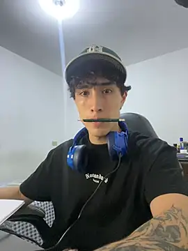 Snapshot of gojo_satoru_18 chatting on April 27, 3:15 am gojo satoru 18 online show from April 27, 3:15 am