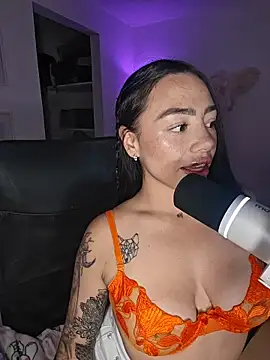 helena smith online show from July 8, 3:33 am