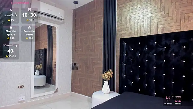 Snapshot of Laross25 chatting on February 22, 7:45 pm Laross25 online show from February 22, 7:45 pm