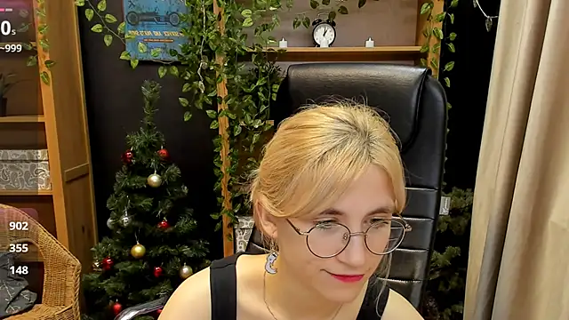 Moon13152 online show from December 22, 1:55 am