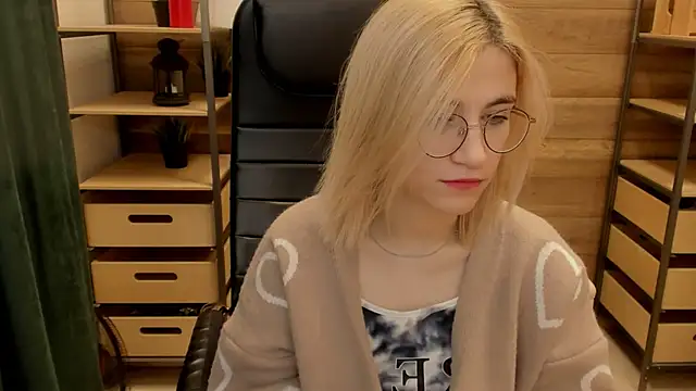 Moon13152 online show from January 8, 2:46 am