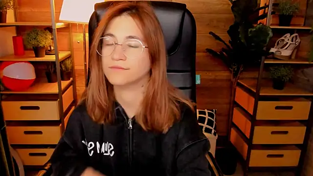 Moon13152 online show from September 30, 8:47 pm