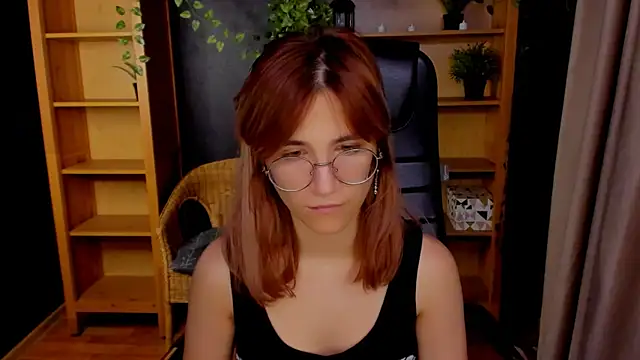 Moon13152 online show from October 3, 8:50 pm