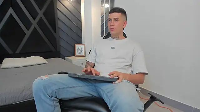 Yeiko Romero  online show from January 8, 11:19 pm