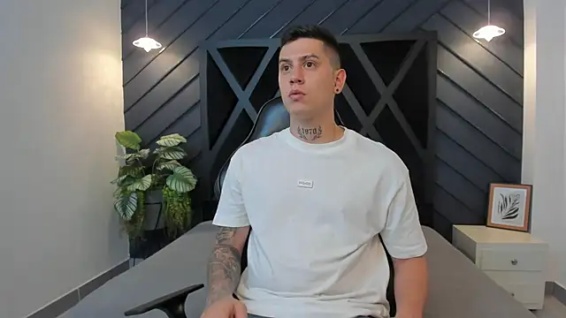 Yeiko Romero  online show from January 12, 2:45 am