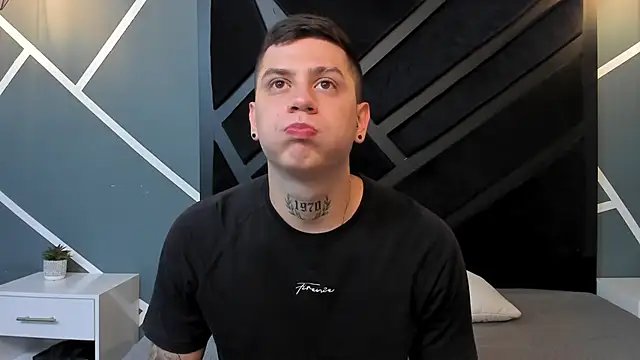 Yeiko Romero  online show from January 14, 5:12 pm