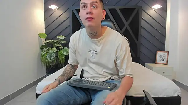 Yeiko Romero  online show from January 28, 5:14 pm