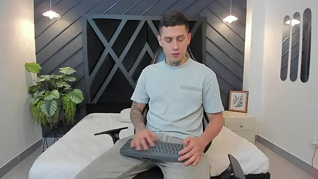 Yeiko Romero  online show from January 30, 5:17 pm