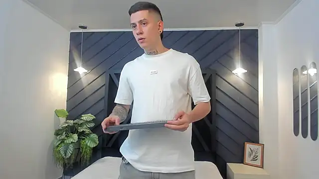 Yeiko Romero  online show from January 31, 5:10 pm