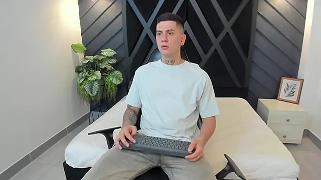 Yeiko Romero  online show from February 1, 5:16 pm