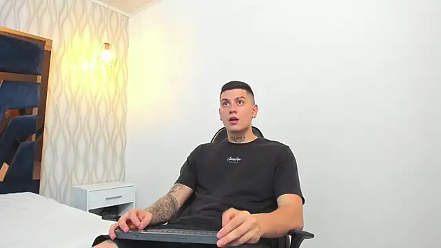 Yeiko Romero  online show from February 22, 5:24 pm