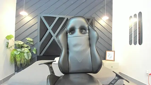 Yeiko Romero  online show from February 25, 4:42 pm