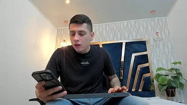 Yeiko Romero  online show from March 13, 5:18 pm