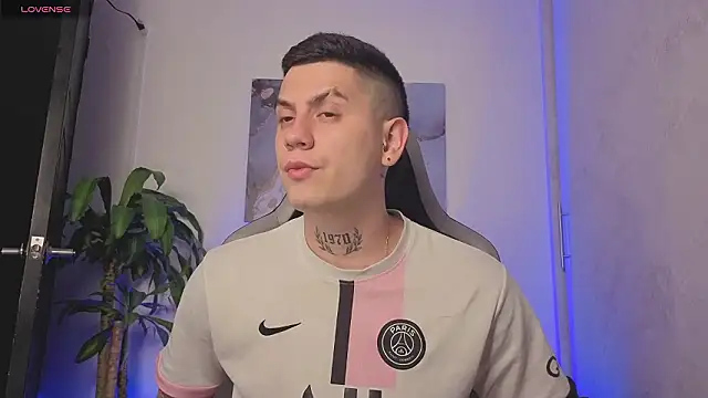 Snapshot of Yeiko_Romero_ chatting on March 5, 11:23 pm Yeiko Romero online show from March 5, 11:23 pm