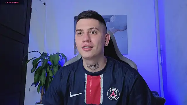 Snapshot of Yeiko_Romero_ chatting on March 15, 4:13 pm Yeiko Romero online show from March 15, 4:13 pm