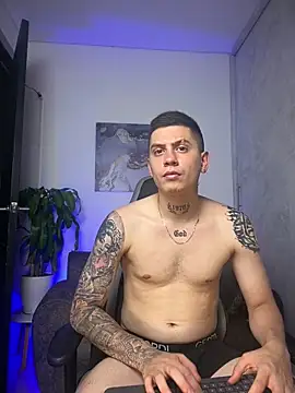 Snapshot of Yeiko_Romero_ chatting on March 18, 7:50 pm Yeiko Romero online show from March 18, 7:50 pm