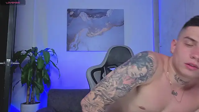 Snapshot of Yeiko_Romero_ chatting on March 28, 11:37 pm Yeiko Romero online show from March 28, 11:37 pm