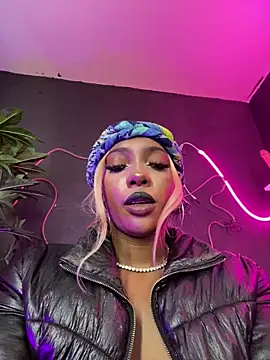 TIFFANYYSTAR online show from October 1, 3:07 pm