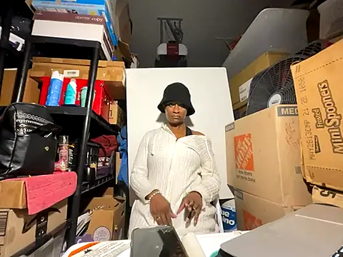 wynterheat online show from November 27, 5:04 pm