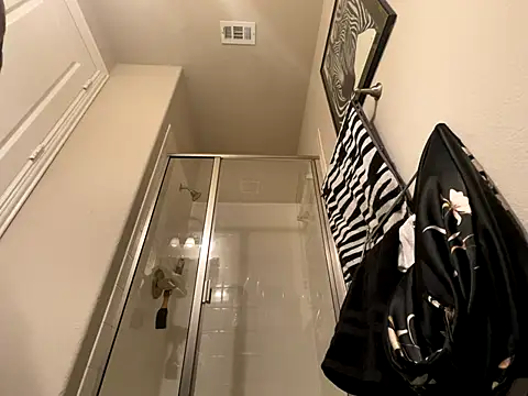 wynterheat online show from December 15, 4:00 pm