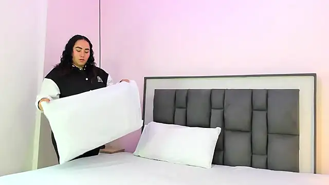 Snapshot of Ayla_martinez chatting on October 14, 1:50 am Ayla martinez online show from October 14, 1:50 am