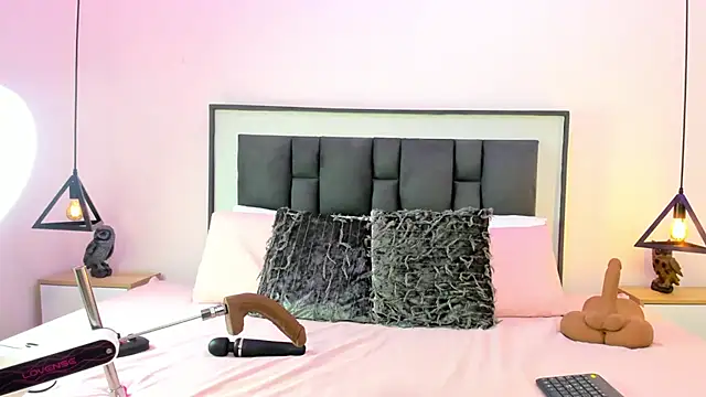 Snapshot of Ayla_martinez chatting on October 25, 1:57 am Ayla martinez online show from October 25, 1:57 am