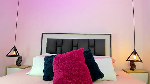 Snapshot of Ayla_martinez chatting on October 27, 2:04 am Ayla martinez online show from October 27, 2:04 am