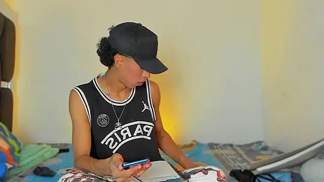 Snapshot of RyanRizzo chatting on November 5, 5:24 pm RyanRizzo online show from November 5, 5:24 pm