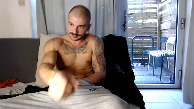 Snapshot of Greyoff chatting on October 4, 2:15 pm Greyoff online show from October 4, 2:15 pm