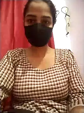 aarjulove online show from December 12, 4:43 pm