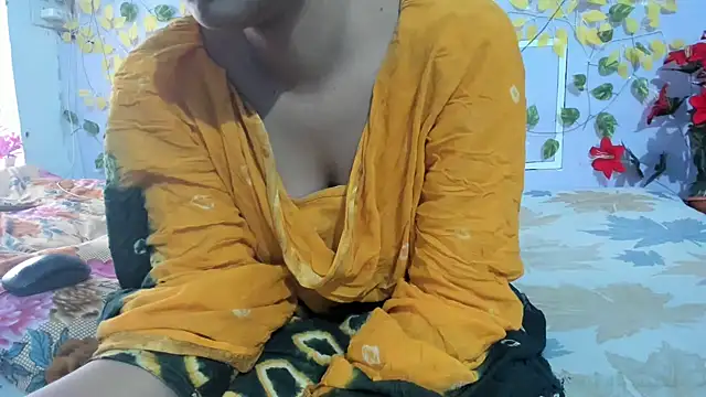 aarjulove online show from April 23, 10:58 am