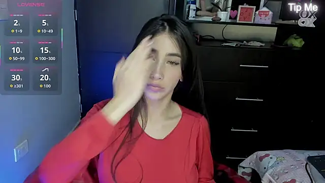 Snapshot of Emilytafur chatting on April 18, 12:14 am Emilytafur online show from April 18, 12:14 am