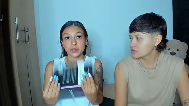 violet casper  online show from December 27, 9:06 am