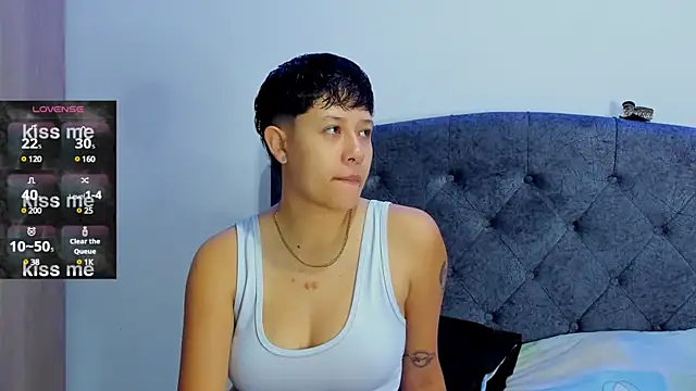 violet casper  online show from February 5, 10:19 am