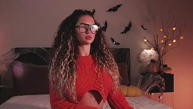 Denise Garciia online show from October 31, 12:28 pm