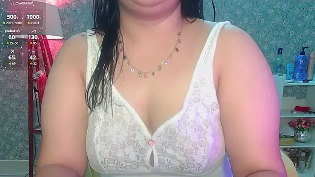 Snapshot of Kriti_02 chatting on May 9, 12:10 pm Kriti 02 online show from May 9, 12:10 pm