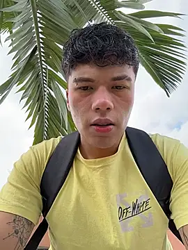 Snapshot of Logan_smith1 chatting on October 7, 7:33 pm Logan smith1 online show from October 7, 7:33 pm