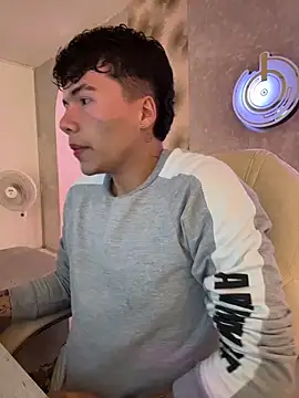 Snapshot of Logan_smith1 chatting on October 19, 5:35 pm Logan smith1 online show from October 19, 5:35 pm