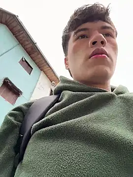 Snapshot of Logan_smith1 chatting on October 21, 6:52 pm Logan smith1 online show from October 21, 6:52 pm