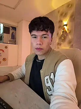 Snapshot of Logan_smith1 chatting on October 23, 5:40 am Logan smith1 online show from October 23, 5:40 am