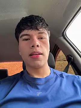 Snapshot of Logan_smith1 chatting on October 23, 6:17 pm Logan smith1 online show from October 23, 6:17 pm