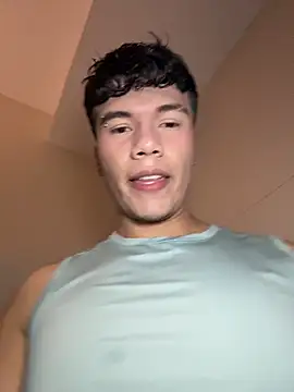 Snapshot of Logan_smith1 chatting on October 31, 9:49 pm Logan smith1 online show from October 31, 9:49 pm