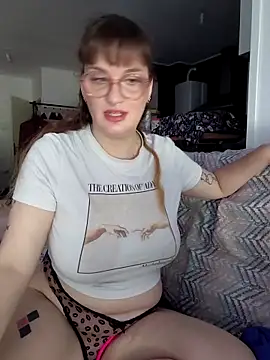 Snapshot of PrincesseMalicia chatting on May 28, 1:19 pm PrincesseMalicia online show from May 28, 1:19 pm