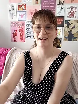 Snapshot of PrincesseMalicia chatting on June 2, 2:30 pm PrincesseMalicia online show from June 2, 2:30 pm