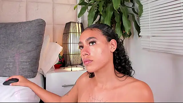 Nia Bunny online show from December 7, 5:53 pm