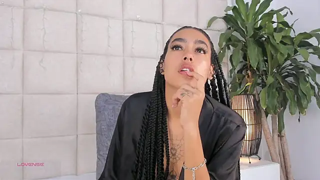 Nia Bunny online show from December 30, 6:16 pm