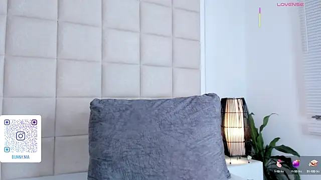 Nia Bunny online show from October 1, 1:39 pm