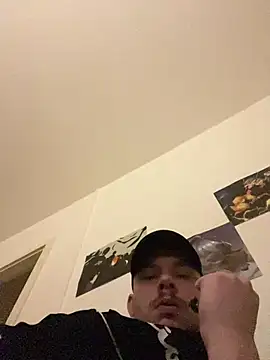 Snapshot of big_cock_is_back chatting on March 14, 1:55 am big cock is back online show from March 14, 1:55 am