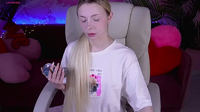 Snapshot of EviStar chatting on February 24, 7:39 am EviStar online show from February 24, 7:39 am